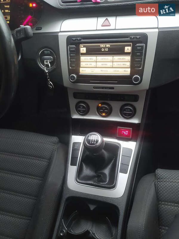 Універсал Volkswagen Passat 2009 в Хмельницькому