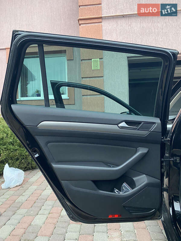 Універсал Volkswagen Passat 2019 в Львові