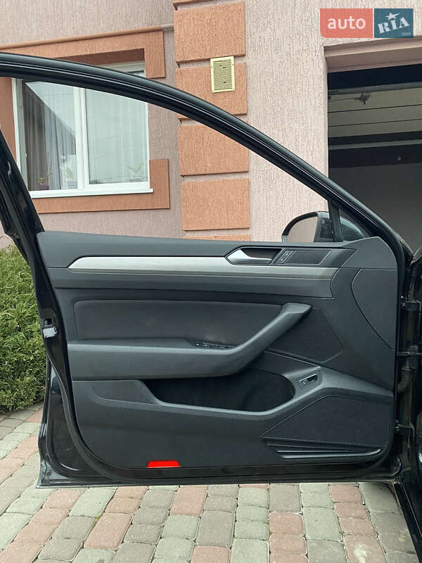 Універсал Volkswagen Passat 2019 в Львові