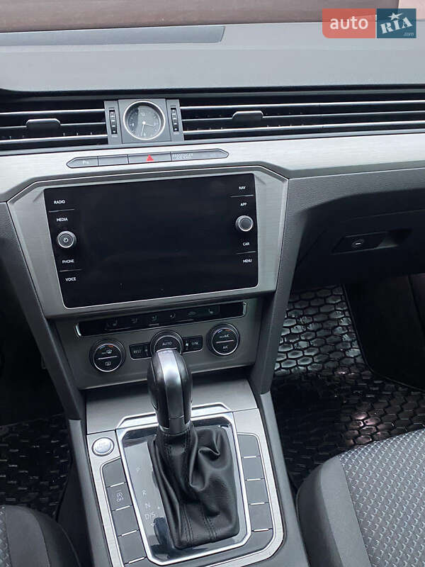 Універсал Volkswagen Passat 2019 в Львові