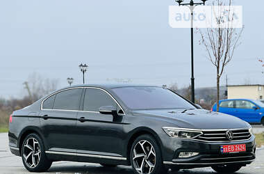 Седан Volkswagen Passat 2020 в 