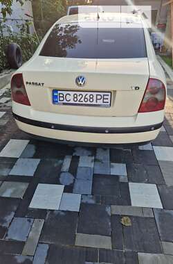 Седан Volkswagen Passat 2000 в Бориславе