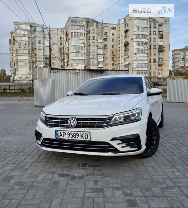 Седан Volkswagen Passat 2016 в Запоріжжі