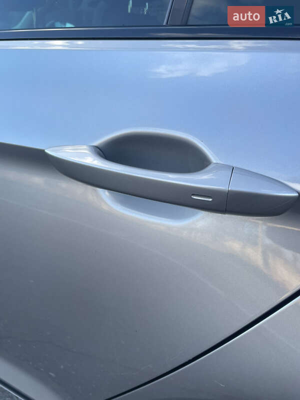 Універсал Volkswagen Passat 2014 в Одесі