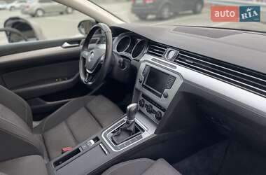 Универсал Volkswagen Passat 2016 в Ужгороде