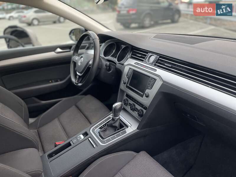 Универсал Volkswagen Passat 2016 в Ужгороде