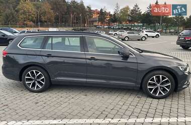 Универсал Volkswagen Passat 2016 в Ужгороде