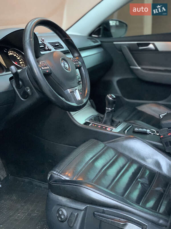 Універсал Volkswagen Passat 2013 в Стрию