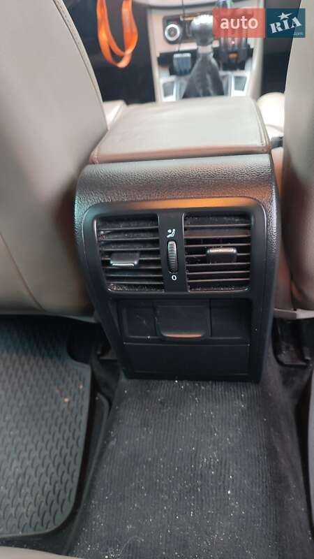 Універсал Volkswagen Passat 2010 в Тернополі