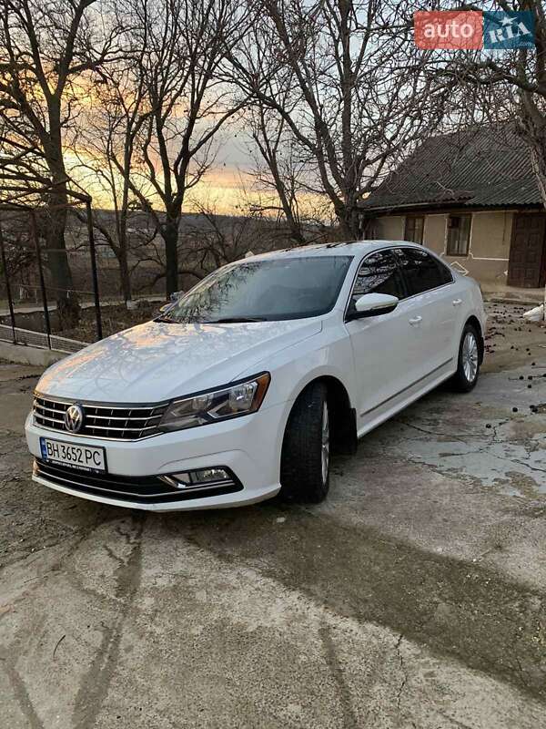 Седан Volkswagen Passat 2015 в Одесі