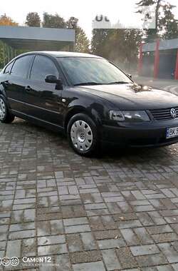 Седан Volkswagen Passat 1998 в Ровно