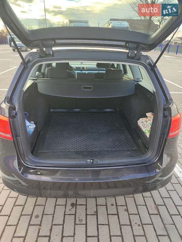 Універсал Volkswagen Passat 2011 в Луцьку