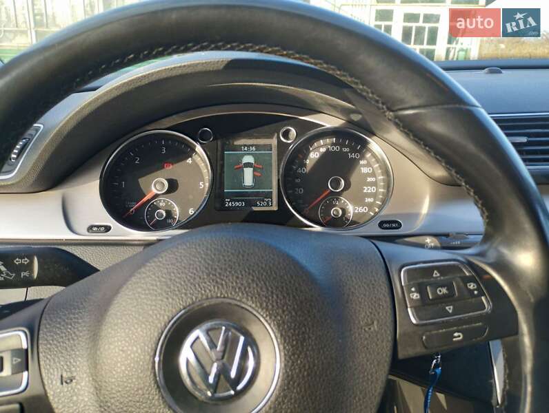 Універсал Volkswagen Passat 2012 в Жмеринці