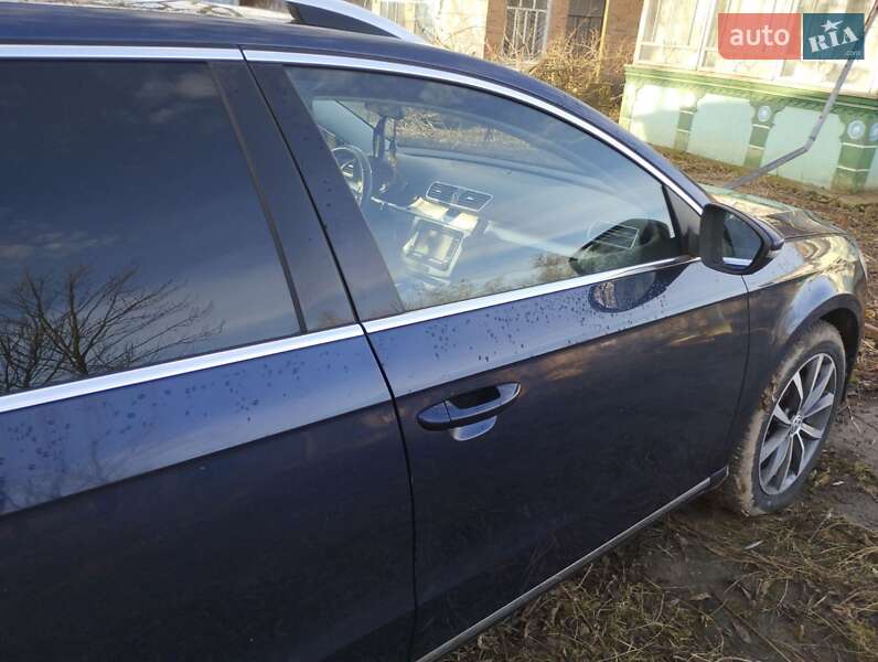 Універсал Volkswagen Passat 2012 в Жмеринці