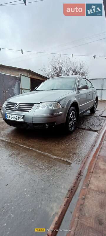 Седан Volkswagen Passat 2003 в Великом Бурлуке