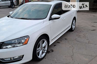 Седан Volkswagen Passat 2012 в Ивано-Франковске