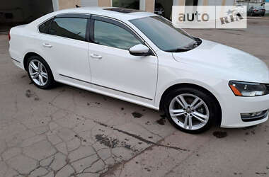 Седан Volkswagen Passat 2012 в Ивано-Франковске