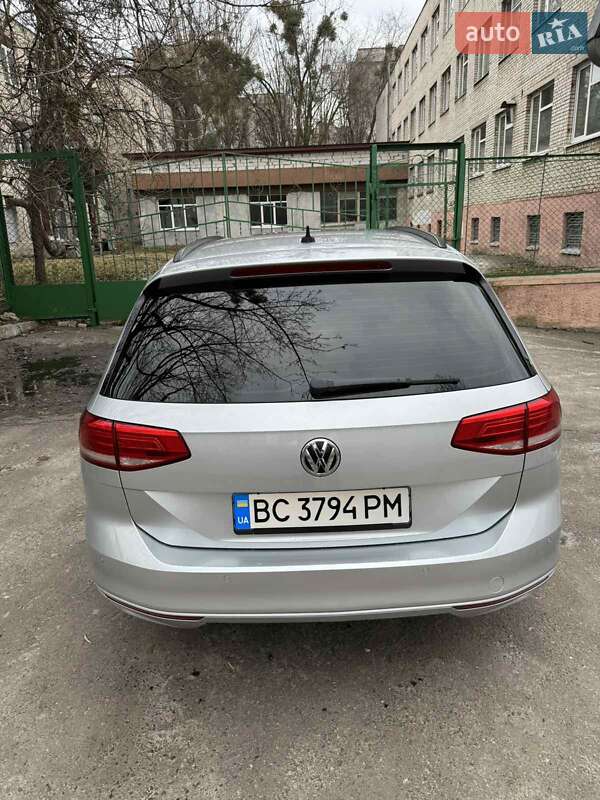 Универсал Volkswagen Passat 2017 в Львове
