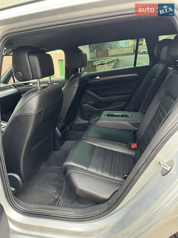 Универсал Volkswagen Passat 2017 в Львове