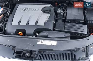 Универсал Volkswagen Passat 2010 в 