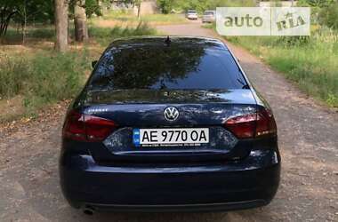 Седан Volkswagen Passat 2013 в Днепре