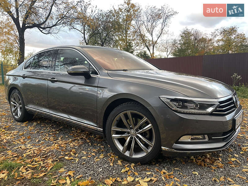 Седан Volkswagen Passat 2015 в Иршаве