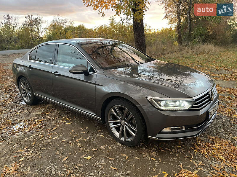 Седан Volkswagen Passat 2015 в Иршаве