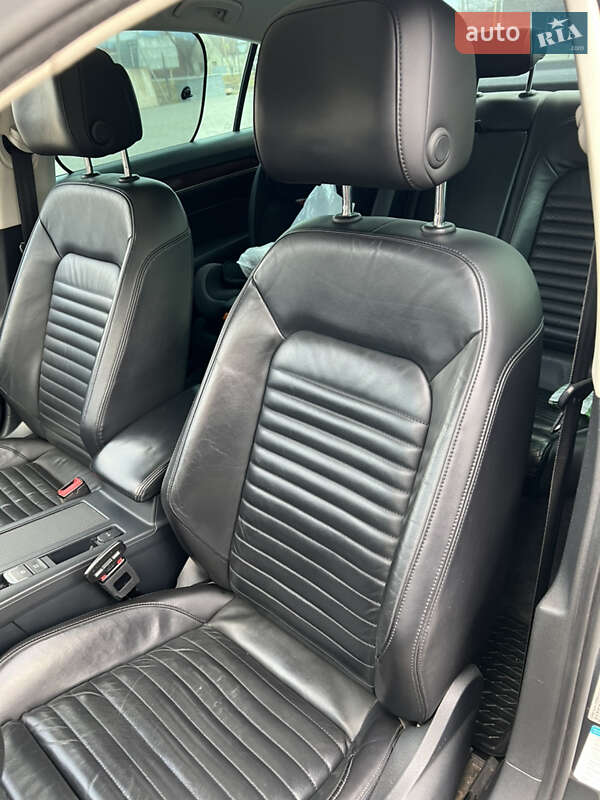Седан Volkswagen Passat 2015 в Иршаве