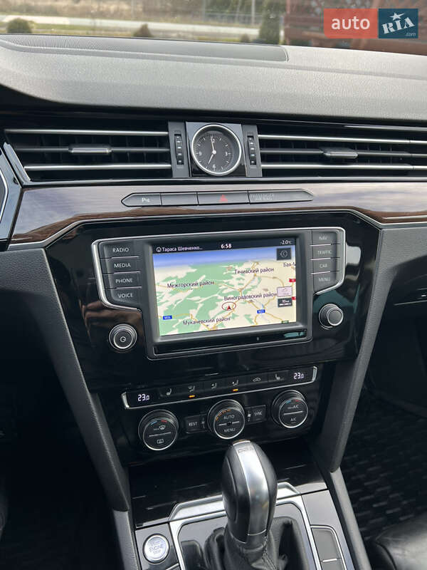 Седан Volkswagen Passat 2015 в Иршаве