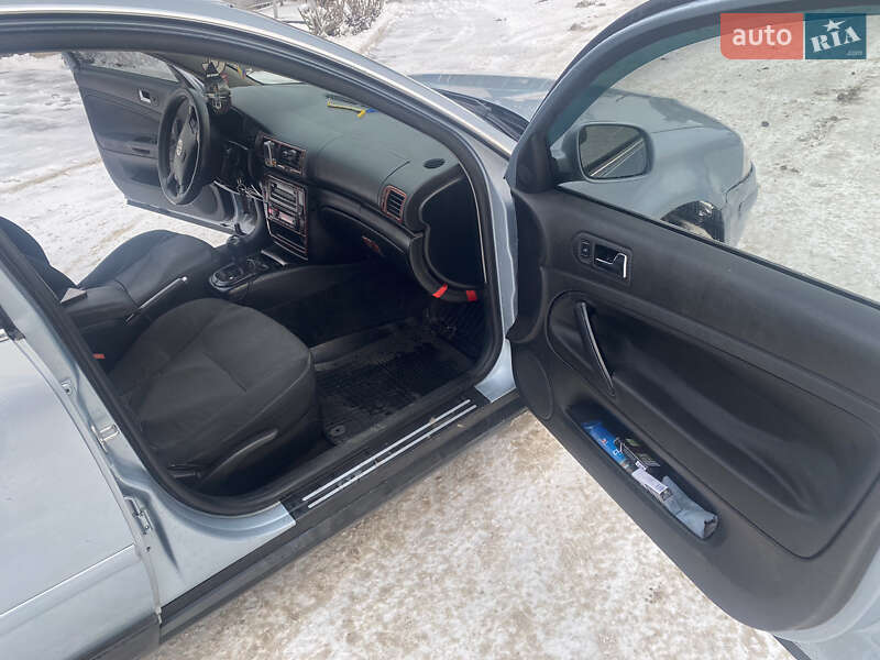 Седан Volkswagen Passat 2002 в Запорожье