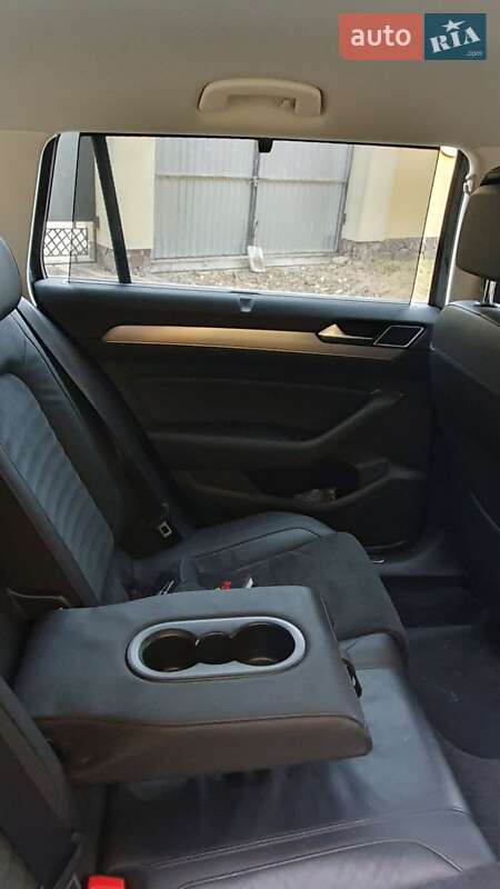 Универсал Volkswagen Passat 2017 в Самборе фото 19 Универсал Volkswagen Passat 2017 в Самборе