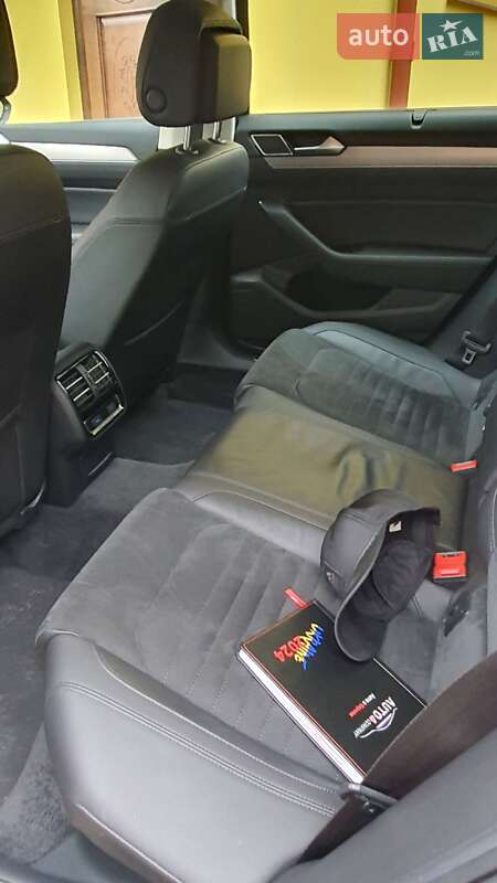 Универсал Volkswagen Passat 2017 в Самборе фото 24 Универсал Volkswagen Passat 2017 в Самборе