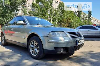 Седан Volkswagen Passat 2004 в Одессе