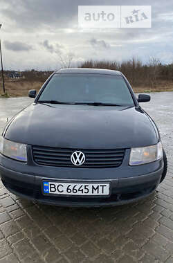 Седан Volkswagen Passat 1998 в Львове