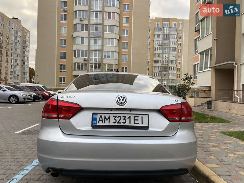 Седан Volkswagen Passat 2014 в Києві