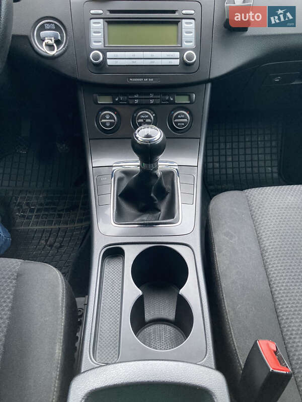 Универсал Volkswagen Passat 2006 в Ровно фото 9 Универсал Volkswagen Passat 2006 в Ровно