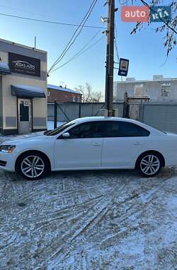 Седан Volkswagen Passat 2015 в Харькове