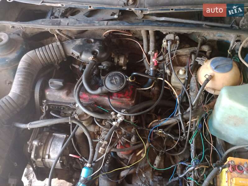 Універсал Volkswagen Passat 1989 в Києві