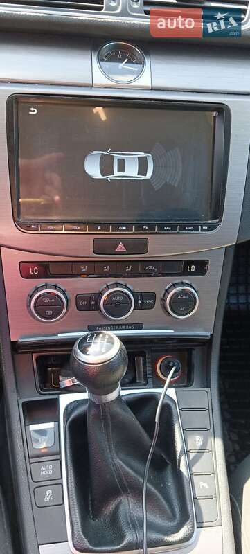 Універсал Volkswagen Passat 2012 в Івано-Франківську