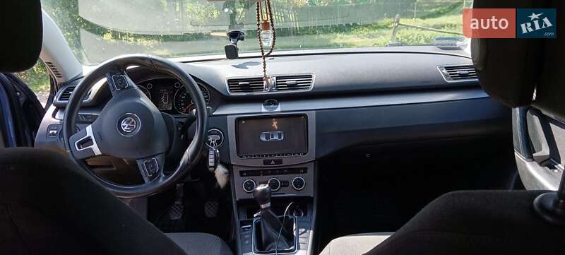 Універсал Volkswagen Passat 2012 в Івано-Франківську