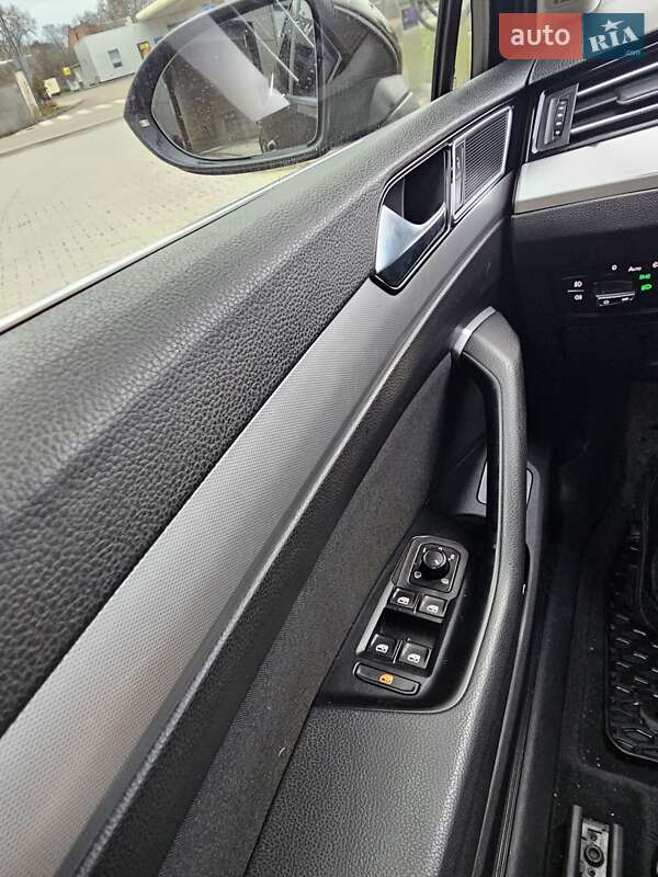 Седан Volkswagen Passat 2015 в Берегово