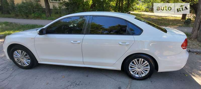 Седан Volkswagen Passat 2013 в Запорожье