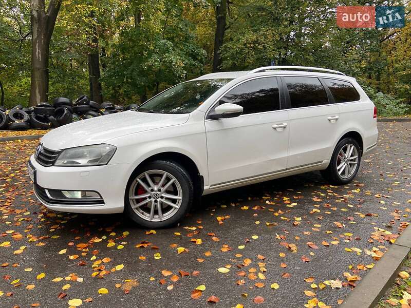 Универсал Volkswagen Passat 2011 в Львове