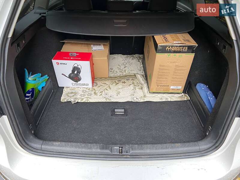 Универсал Volkswagen Passat 2011 в Львове