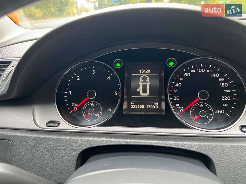 Универсал Volkswagen Passat 2011 в Львове