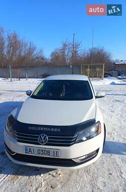 Седан Volkswagen Passat 2012 в Києві