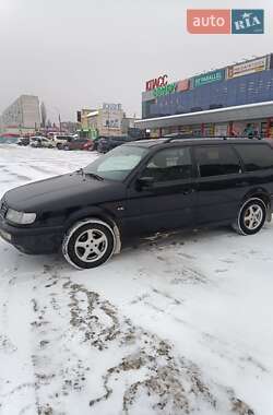 Универсал Volkswagen Passat 1996 в Харькове