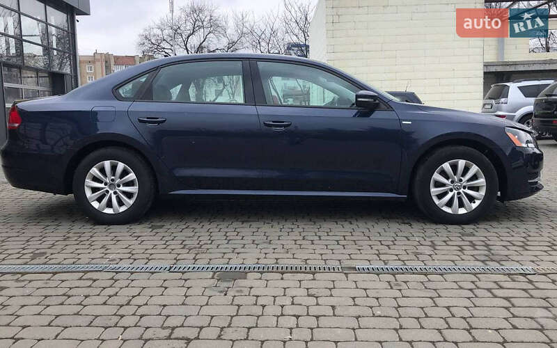 Седан Volkswagen Passat 2014 в Львові