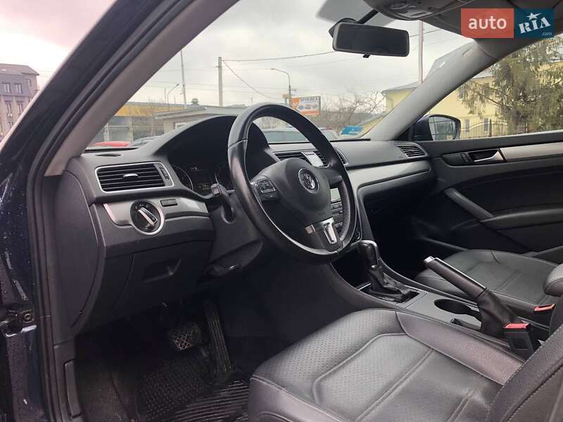 Седан Volkswagen Passat 2014 в Львові