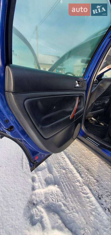 Універсал Volkswagen Passat 2002 в Рожище